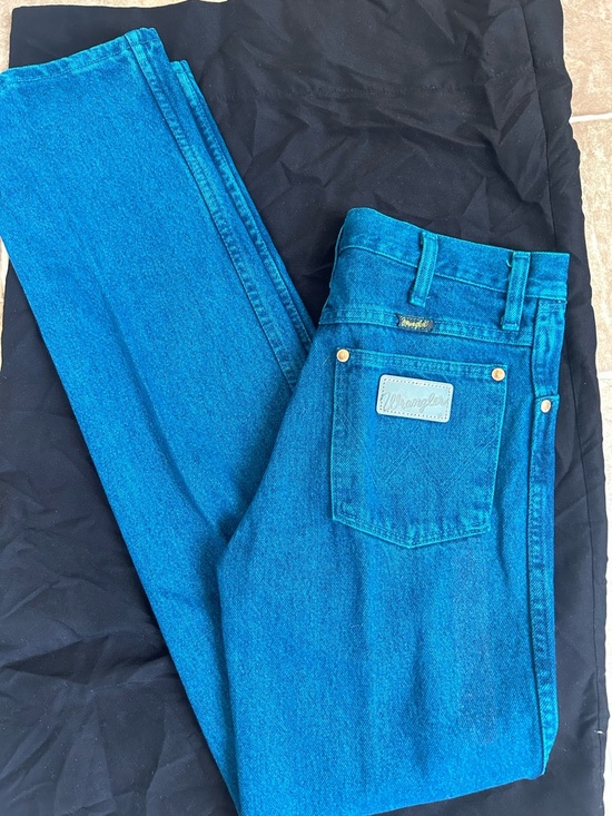 Vintage Wrangler Straight-Leg Jeans in Bright Blue Denim - Picture 2 of 8